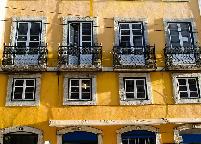 Locals Hostel & Suites Lisboa
